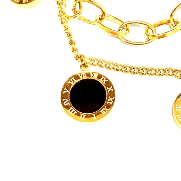 Chic Gold fashion bracelet with Black and White Pendants - Picture 3 of 4